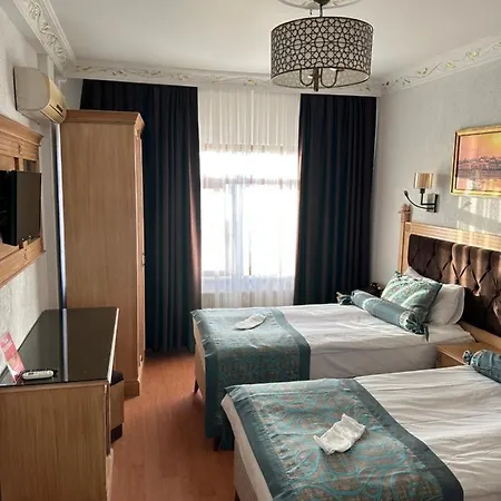 Отель Blue Tuana Old 3*