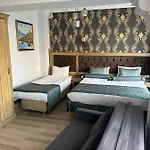 Blue Tuana Old 3*