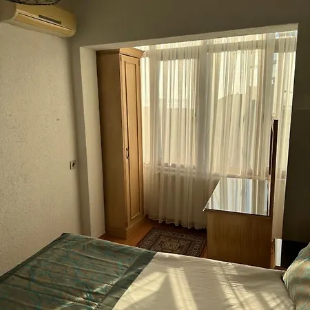 Blue Tuana Old מלון