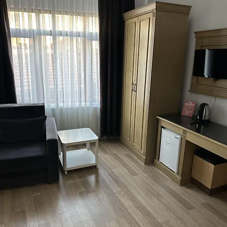 Blue Tuana Old מלון